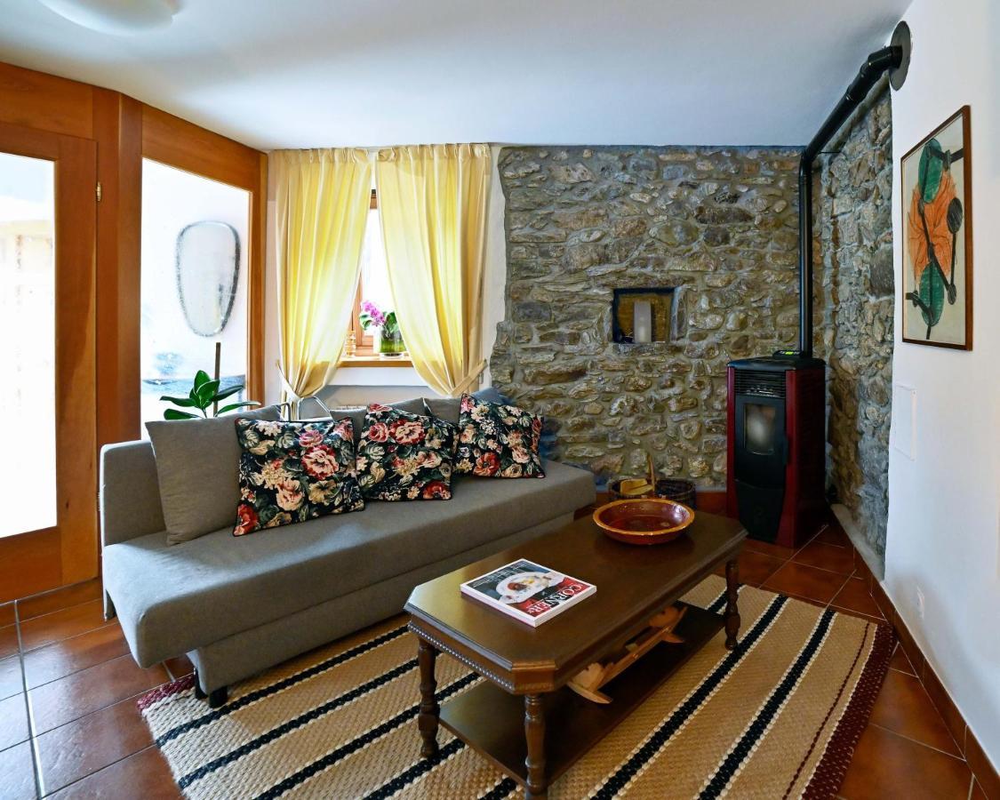 La Posta Apartment Saint Marcel Luaran gambar